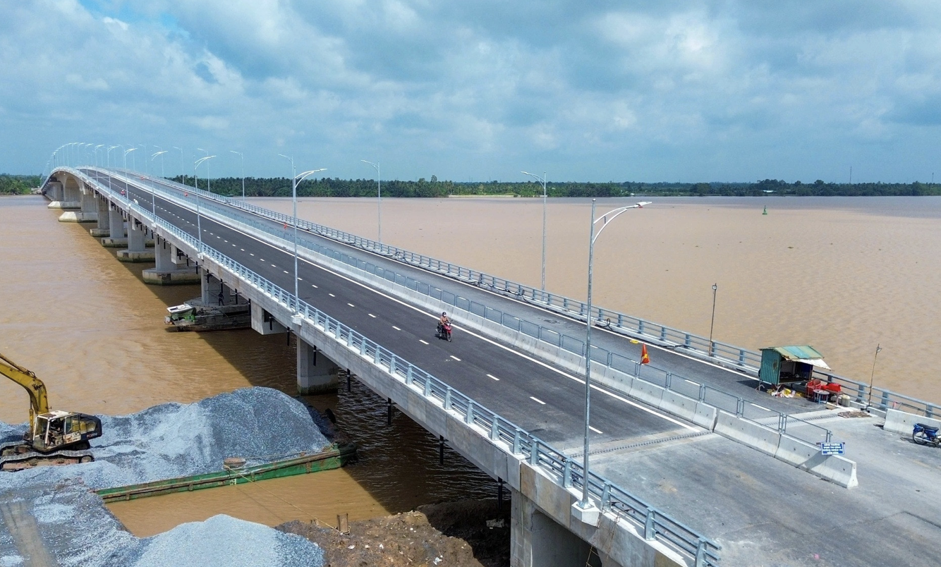 Cầu Đại Ngãi 2 chính thức thông xe tạm, vượt tiến độ 4 tháng